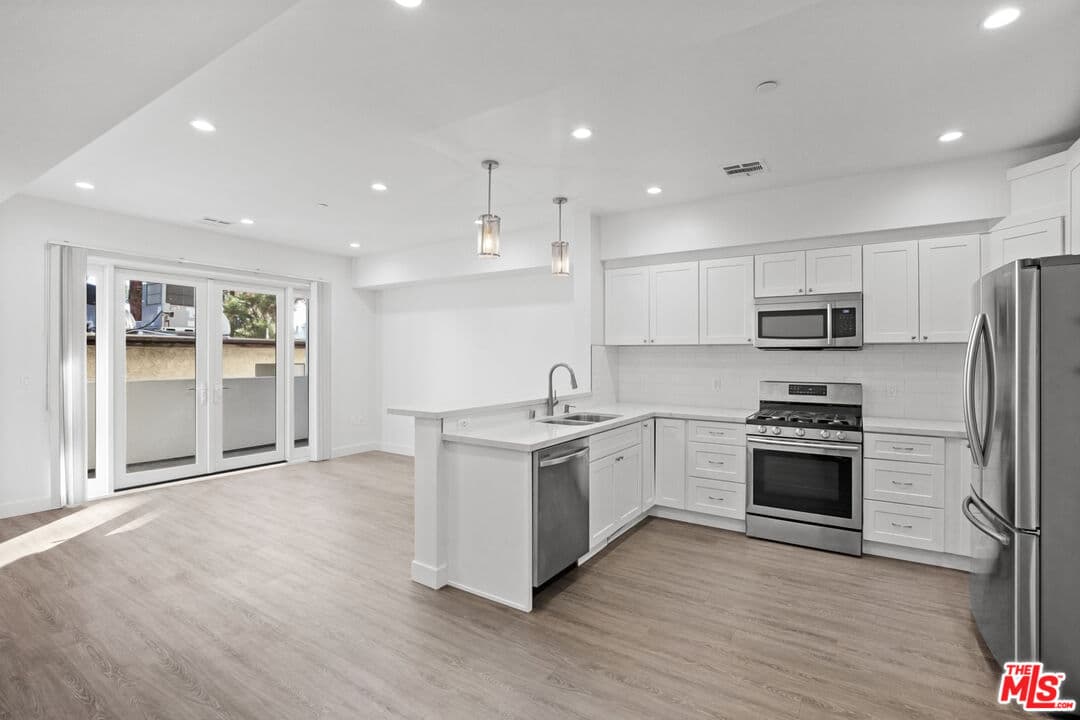 1BR Apartment in Studio City — $3,395/mo