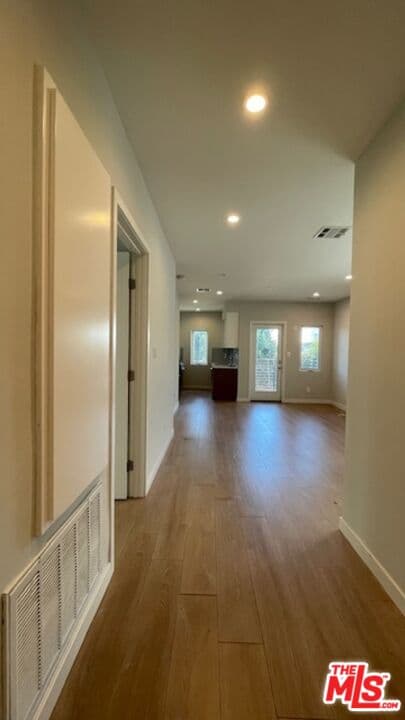 2 bd, 2 ba Townhouse in Los Angeles, CA — $3,150/mo — photo 2