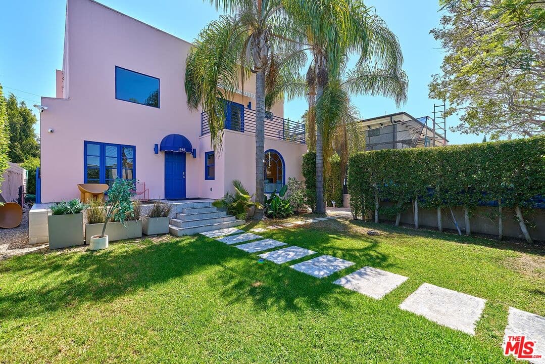 5 bd, 6 ba House in Los Angeles, CA — $9,500/mo — photo 1