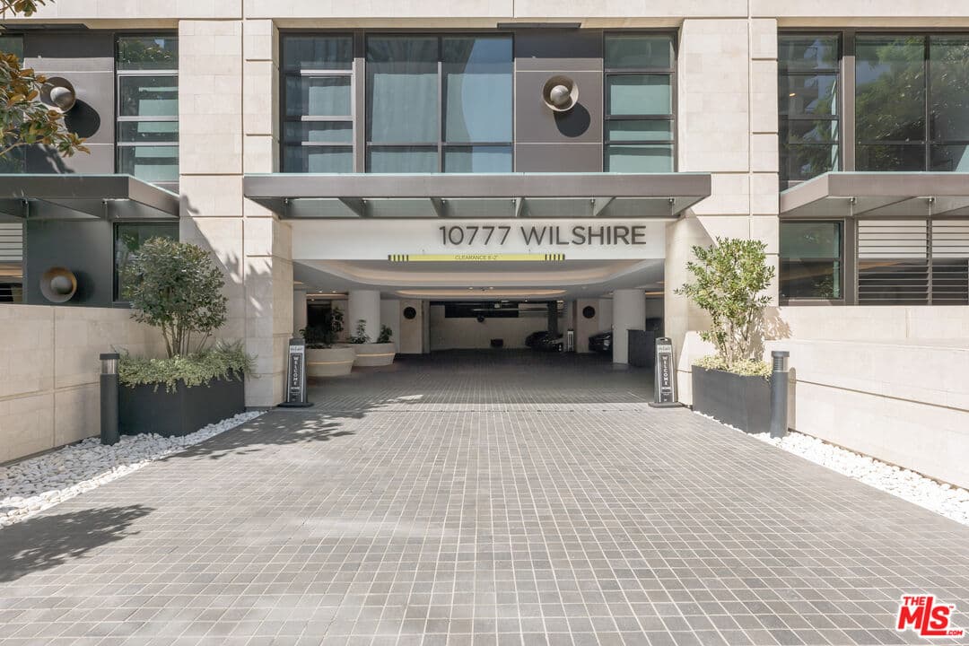 2 bd, 3 ba Condo in Los Angeles, CA — $8,000/mo — photo 1