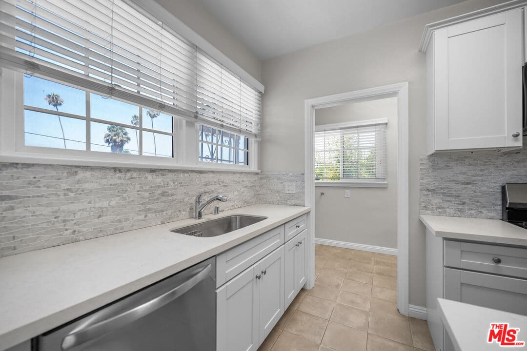 2 bd, 1 ba House in Los Angeles, CA — $2,800/mo — photo 2