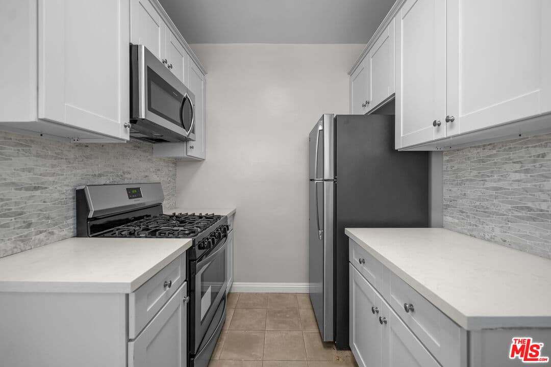 2 bd, 1 ba House in Los Angeles, CA — $2,800/mo — photo 1