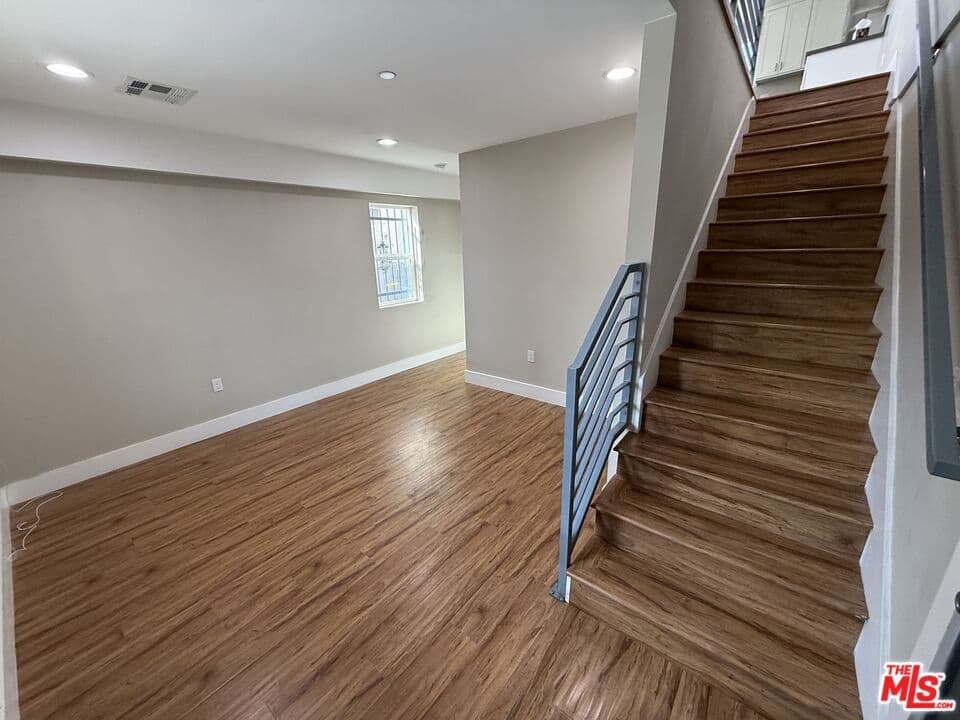 3 bd, 3 ba Townhouse in Los Angeles, CA — $3,600/mo — photo 2