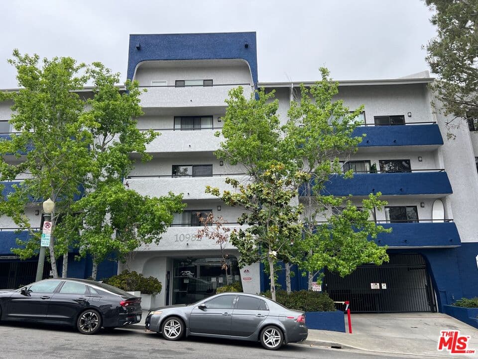 1 bd, 1 ba Condo in Los Angeles, CA — $2,450/mo — photo 1