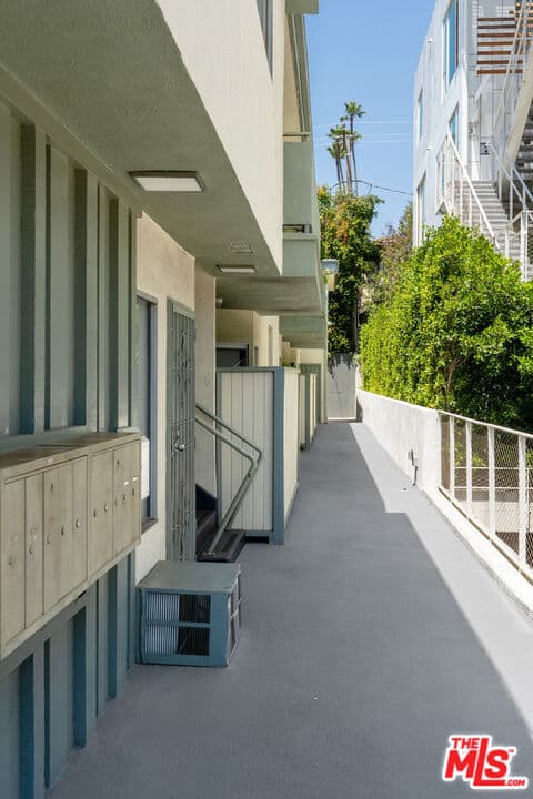 1 bd, 1 ba Townhouse in West Hollywood, CA — $2,195/mo — photo 2
