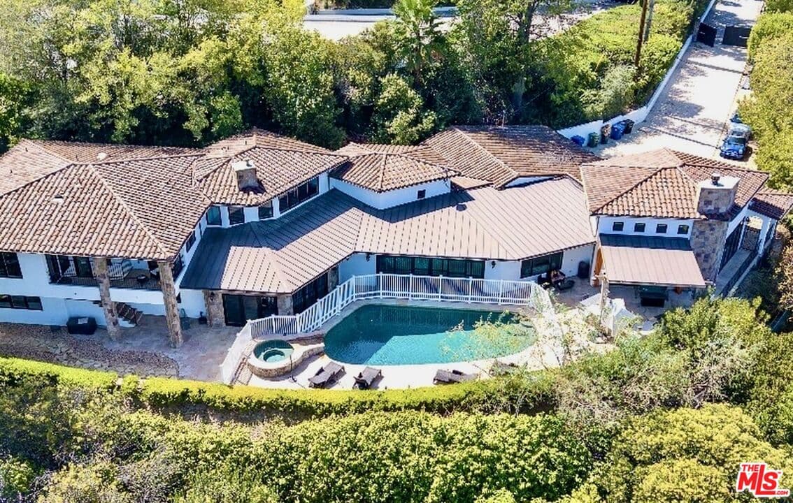 5 bd, 5 ba House in Encino, CA — $39,995/mo — photo 1