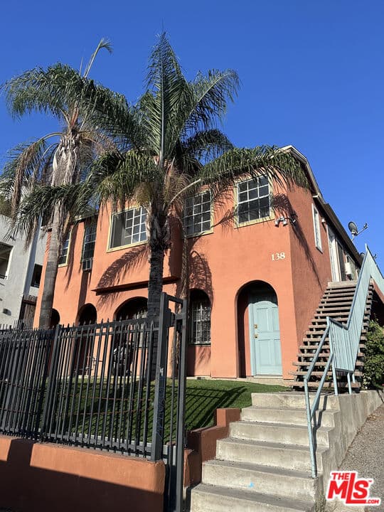 1 bd, 1 ba Townhouse in Los Angeles, CA — $1,800/mo — photo 1