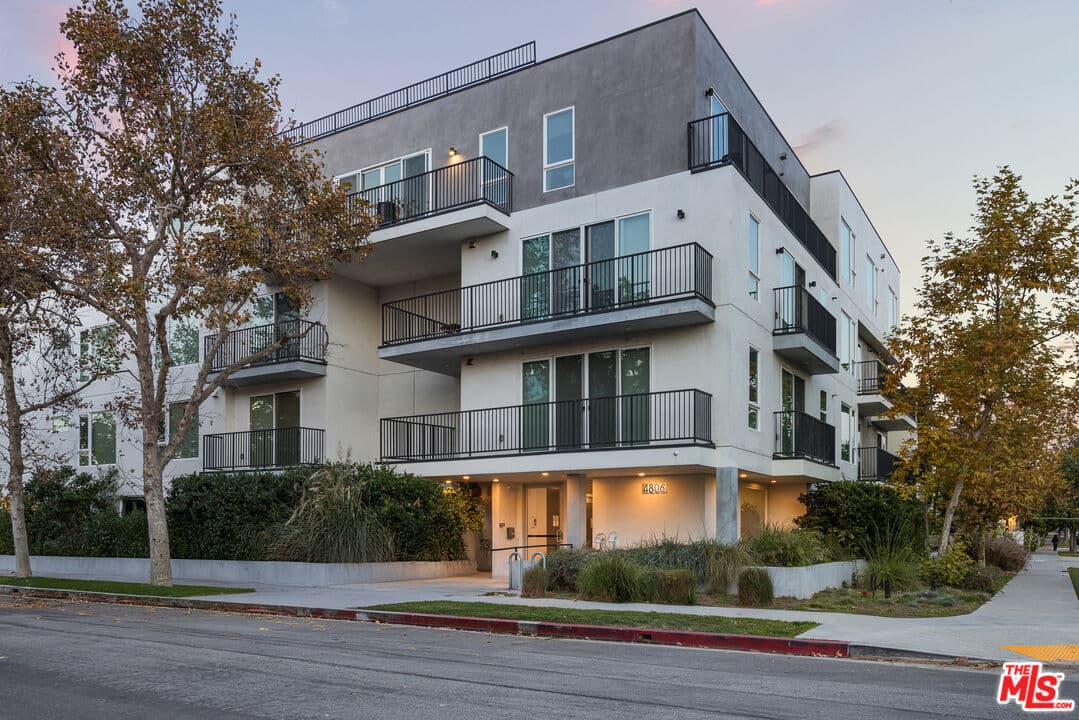 3 bd, 3 ba House in Sherman Oaks, CA — $8,000/mo — photo 2