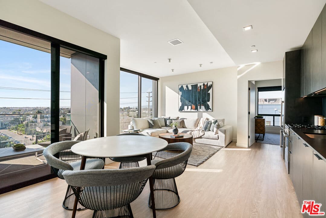 1BR Townhouse in Los Angeles β $4,250/mo