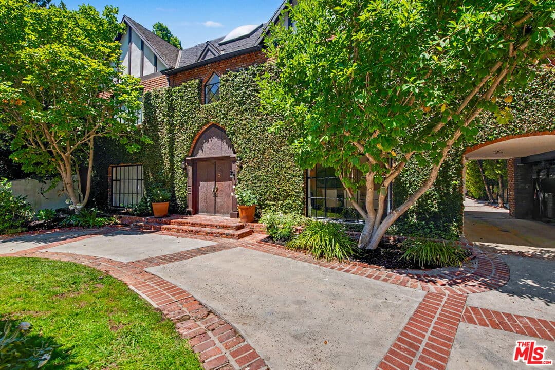 3 bd, 4 ba House in Beverly Hills, CA — $12,000/mo — photo 1