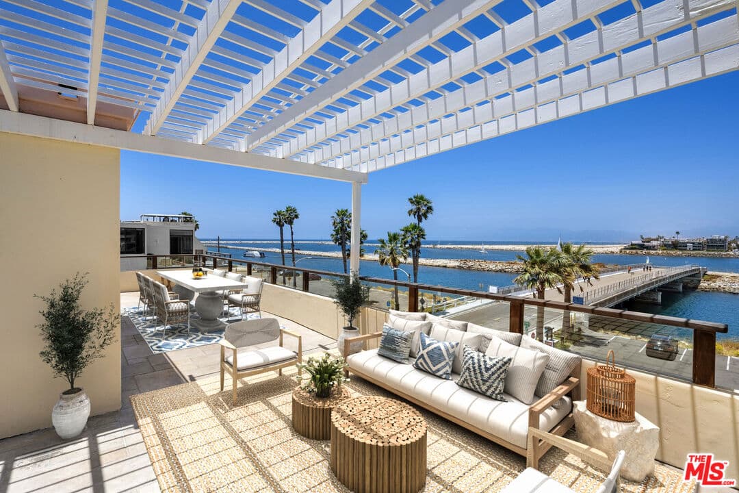 3BR Condo in Playa Del Rey — $9,500/mo