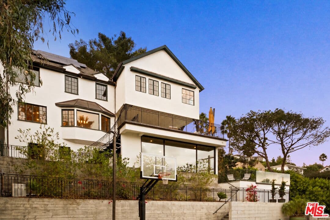5 bd, 4 ba House in Los Angeles, CA — $15,000/mo — photo 2