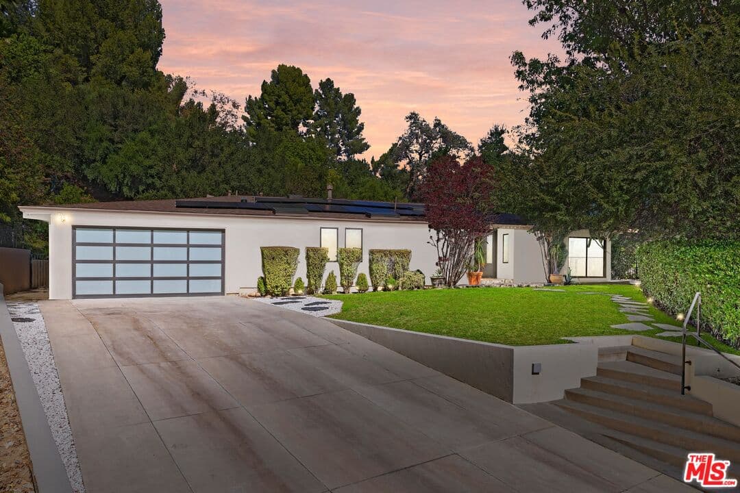 4 bd, 4 ba House in Encino, CA — $13,995/mo — photo 2