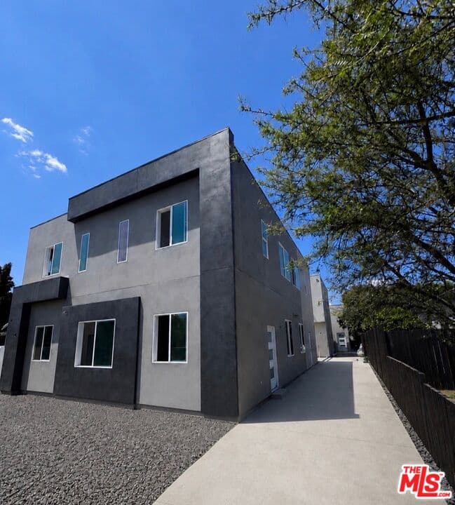 4 bd, 3 ba Apartment in North Hollywood, CA — $5,000/mo — photo 2