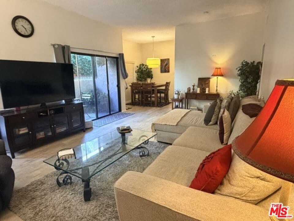 2 bd, 2 ba Condo in Santa Monica, CA — $4,000/mo — photo 1