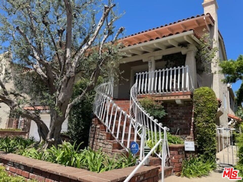 2 bd, 2 ba Condo in Santa Monica, CA — $4,000/mo — photo 2