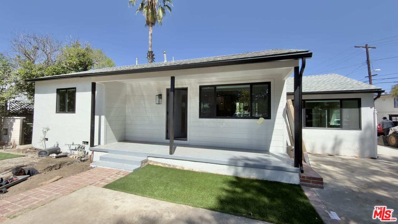 2 bd, 2 ba House in Encino, CA — $3,599/mo — photo 1