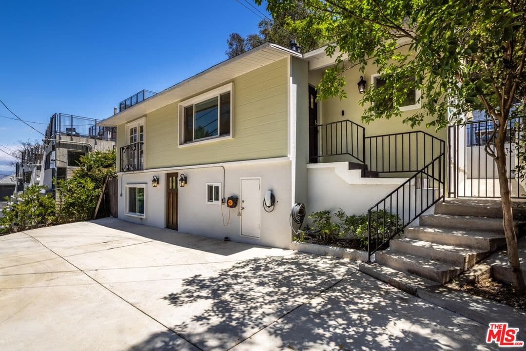 3 bd, 3 ba House in Los Angeles, CA — $6,495/mo — photo 1