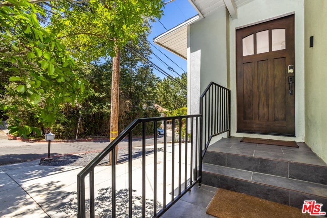 3 bd, 3 ba House in Los Angeles, CA — $6,495/mo — photo 2