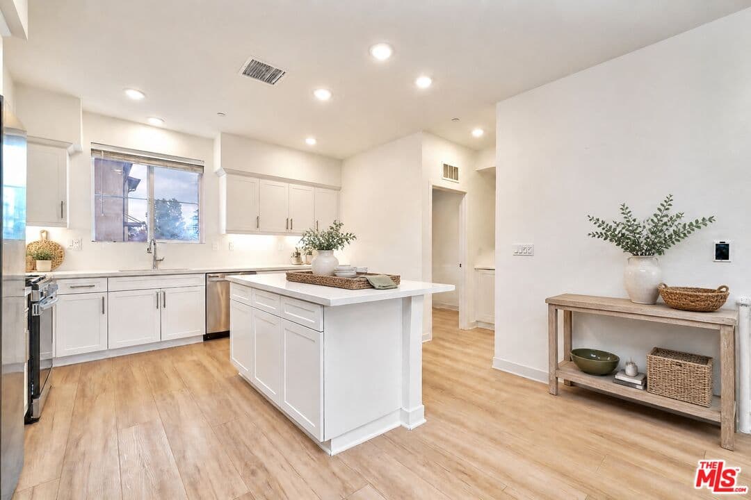 3BR Condo in Santa Fe Springs — $4,250/mo