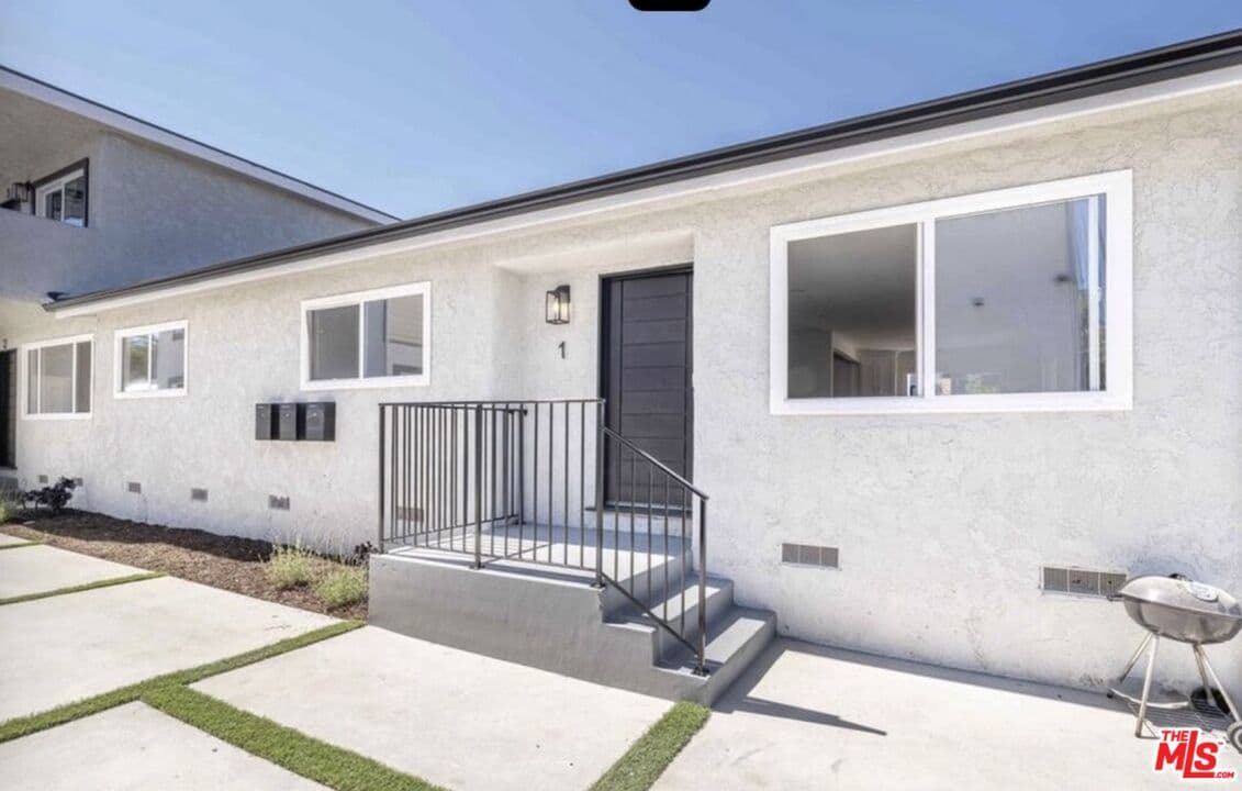 3 bd, 2 ba Apartment in Los Angeles, CA — $3,850/mo — photo 2