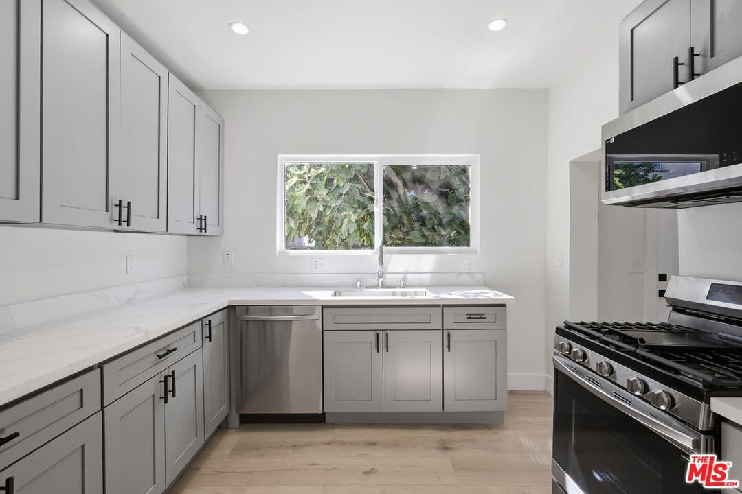2 bd, 1 ba Townhouse in Los Angeles, CA — $2,995/mo — photo 1