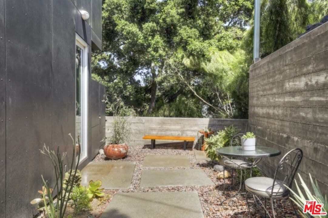 3 bd, 4 ba House in Studio City, CA — $12,500/mo — photo 2