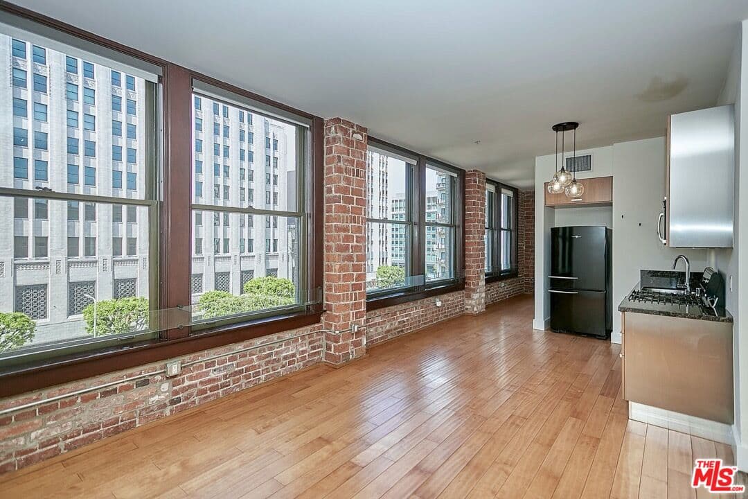 1BR Condo in Los Angeles β $2,200/mo