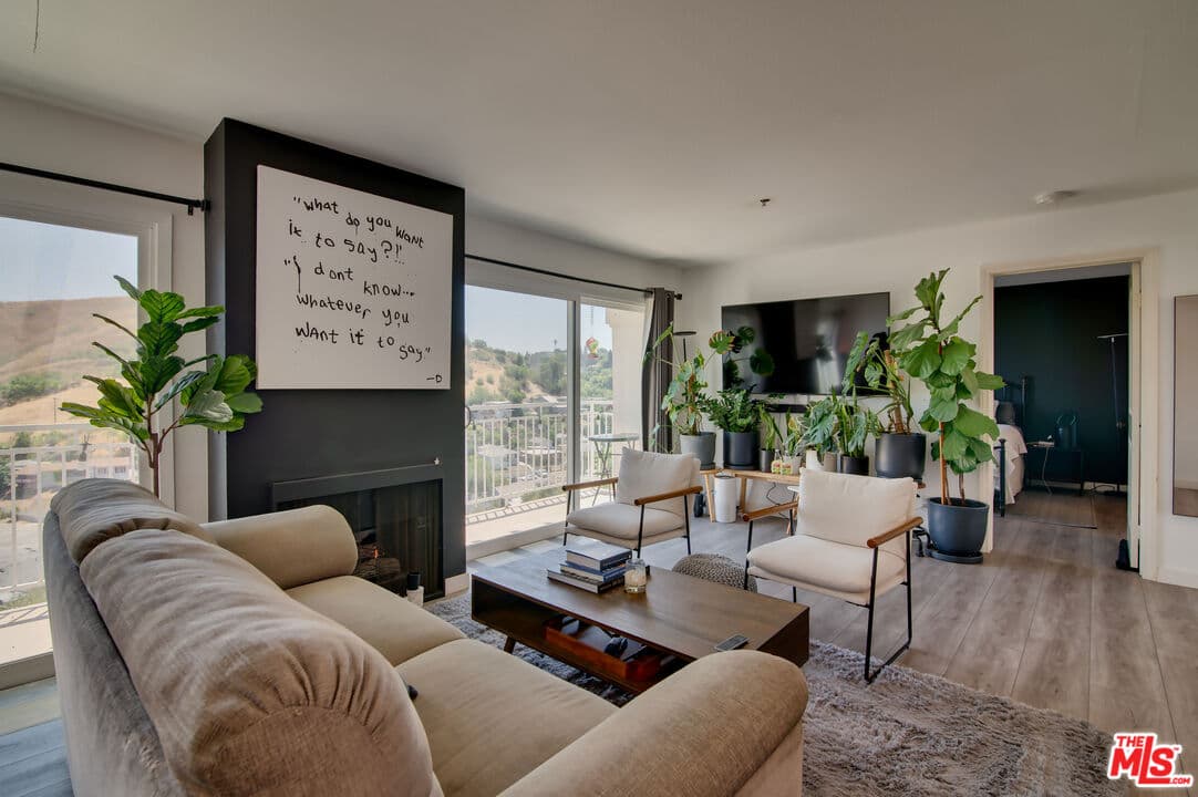 2 bd, 2 ba Condo in Los Angeles, CA — $3,450/mo — photo 1