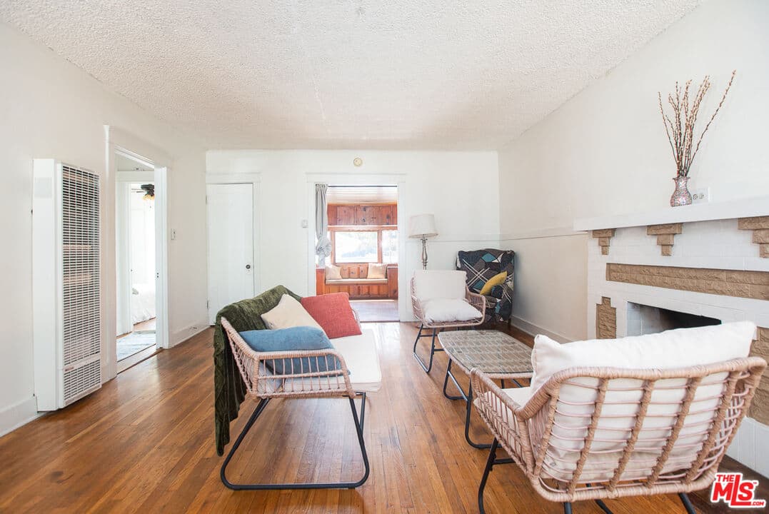 2 bd, 2 ba House in Los Angeles, CA — $3,800/mo — photo 2