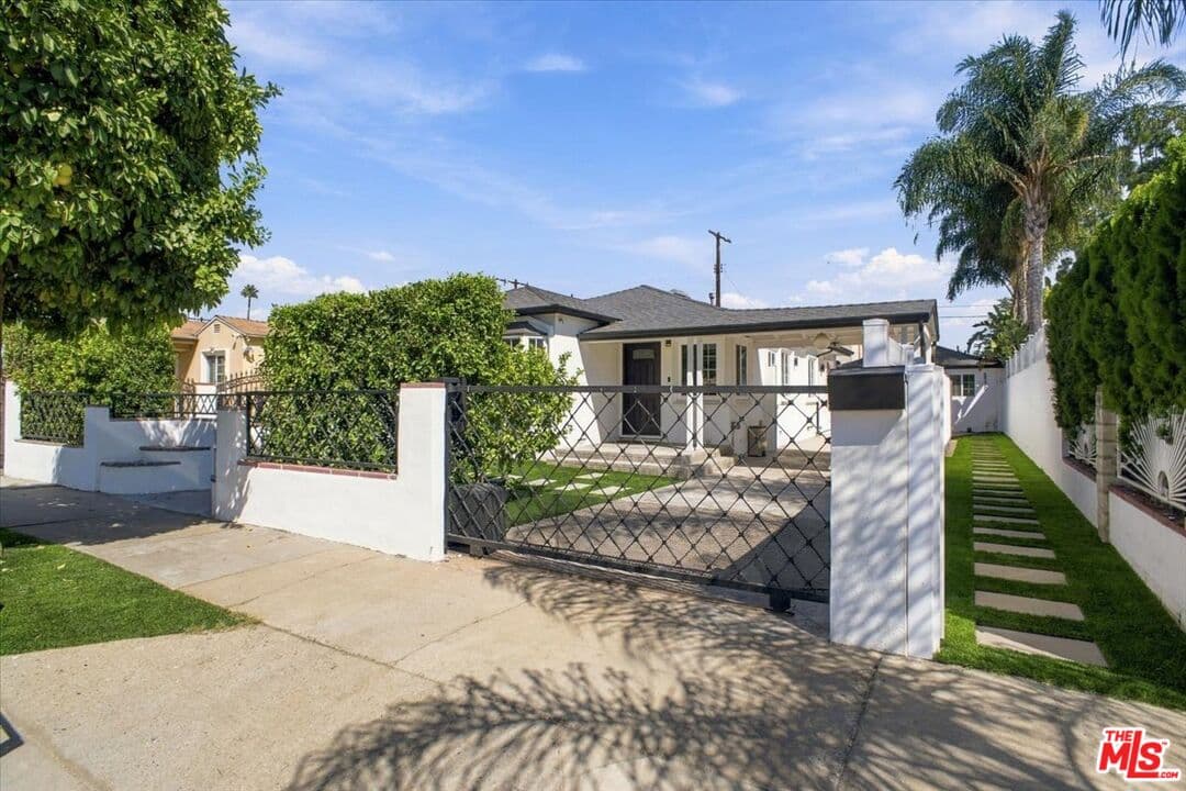 4 bd, 2 ba House in North Hollywood, CA — $5,350/mo — photo 1
