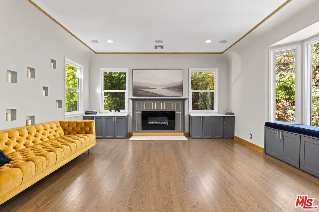 3 bd, 3 ba Apartment in Studio City, CA — $17,000/mo — photo 2