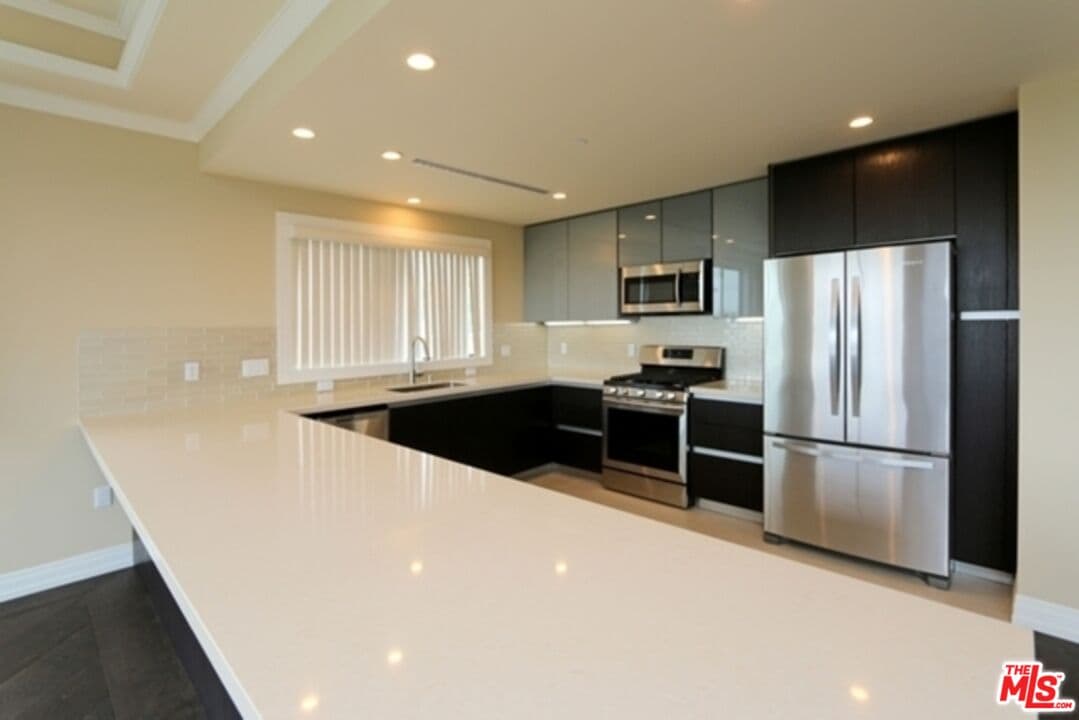 2 bd, 3 ba Condo in Los Angeles, CA — $8,200/mo — photo 2