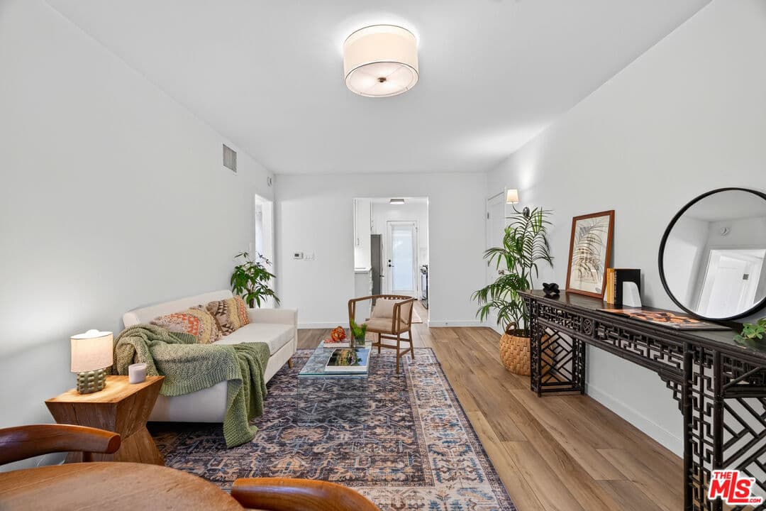 1 bd, 1 ba Apartment in Beverly Hills, CA — $2,995/mo — photo 1