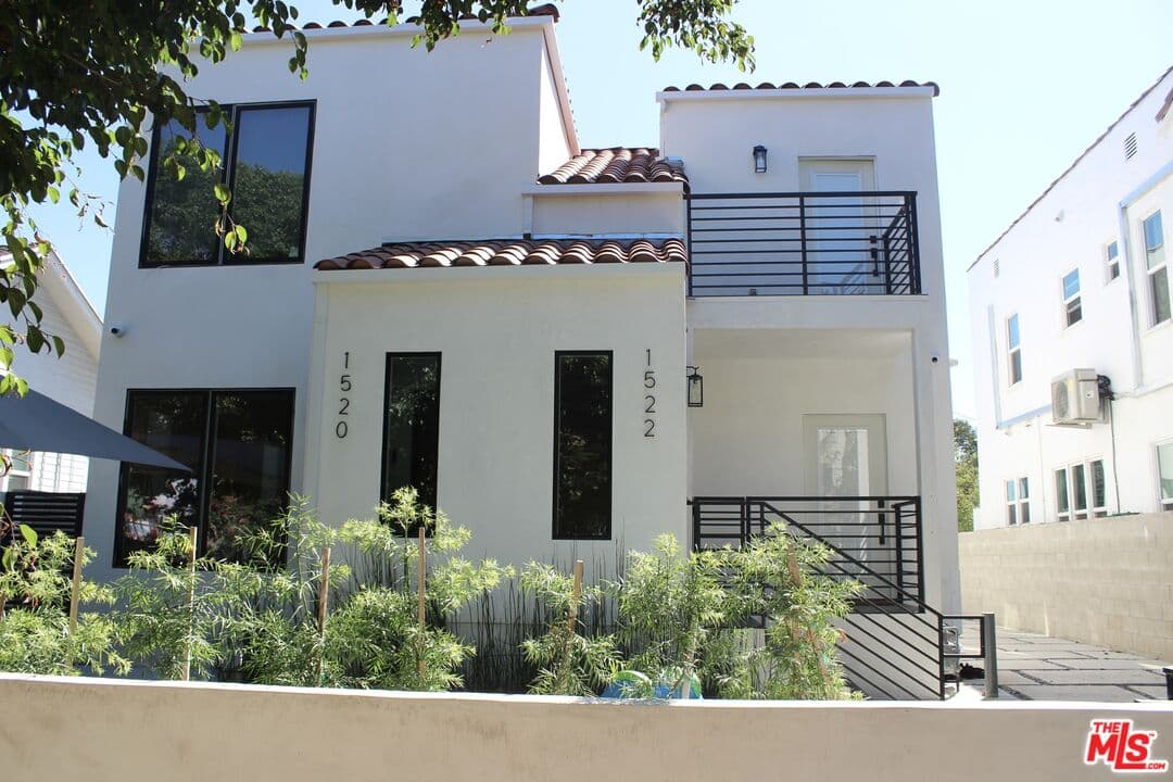 3 bd, 2 ba Townhouse in Los Angeles, CA — $4,500/mo — photo 1