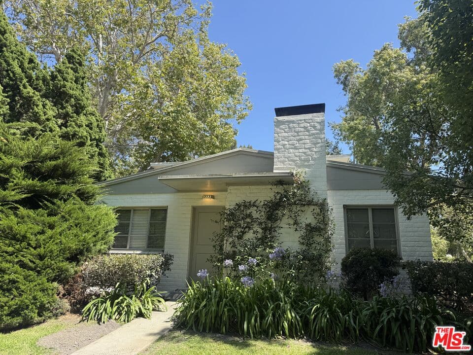 1 bd, 1 ba Townhouse in Los Angeles, CA — $3,300/mo — photo 1
