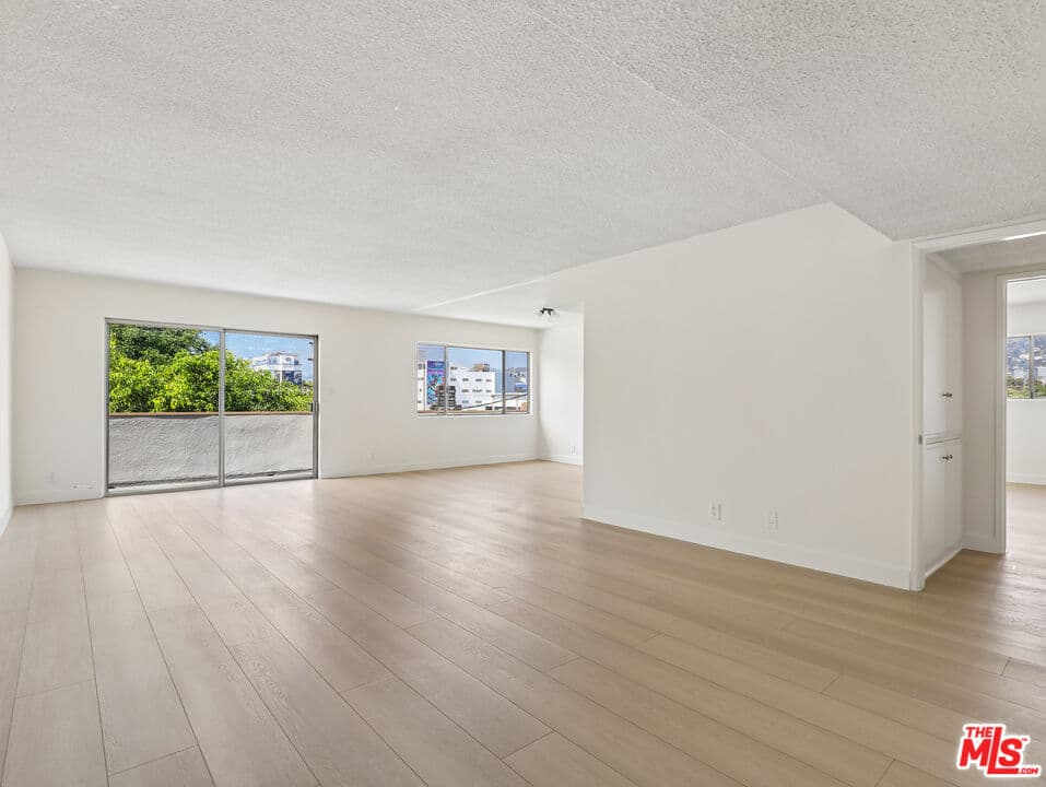 2 bd, 2 ba Apartment in Los Angeles, CA — $3,600/mo — photo 2