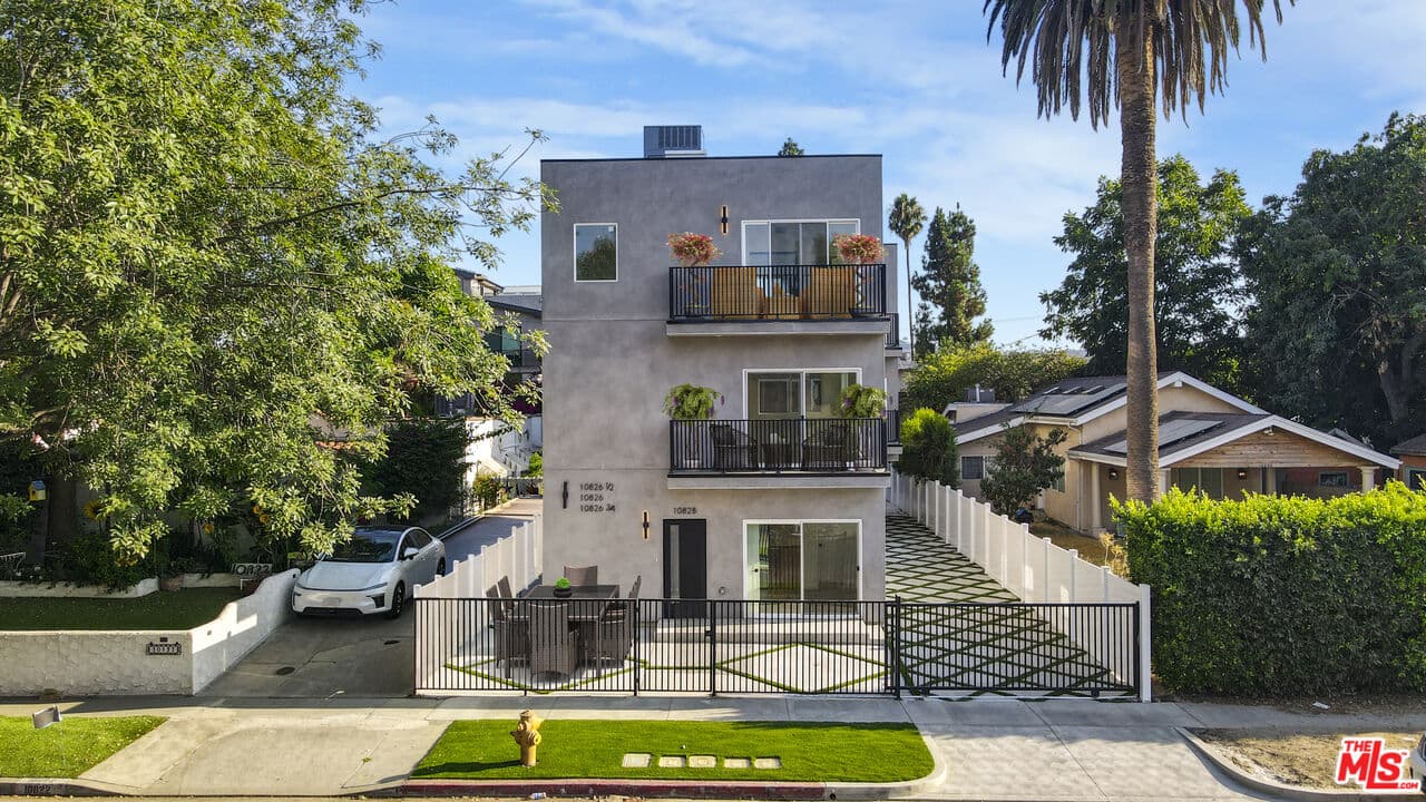 5 bd, 5 ba Townhouse in North Hollywood, CA — $5,750/mo — photo 1