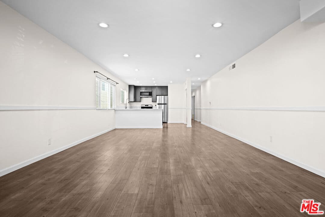 2 bd, 2 ba Condo in Los Angeles, CA — $3,495/mo — photo 2