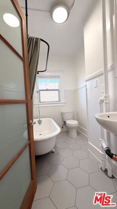 1 bd, 1 ba Townhouse in Venice, CA — $2,695/mo — photo 2