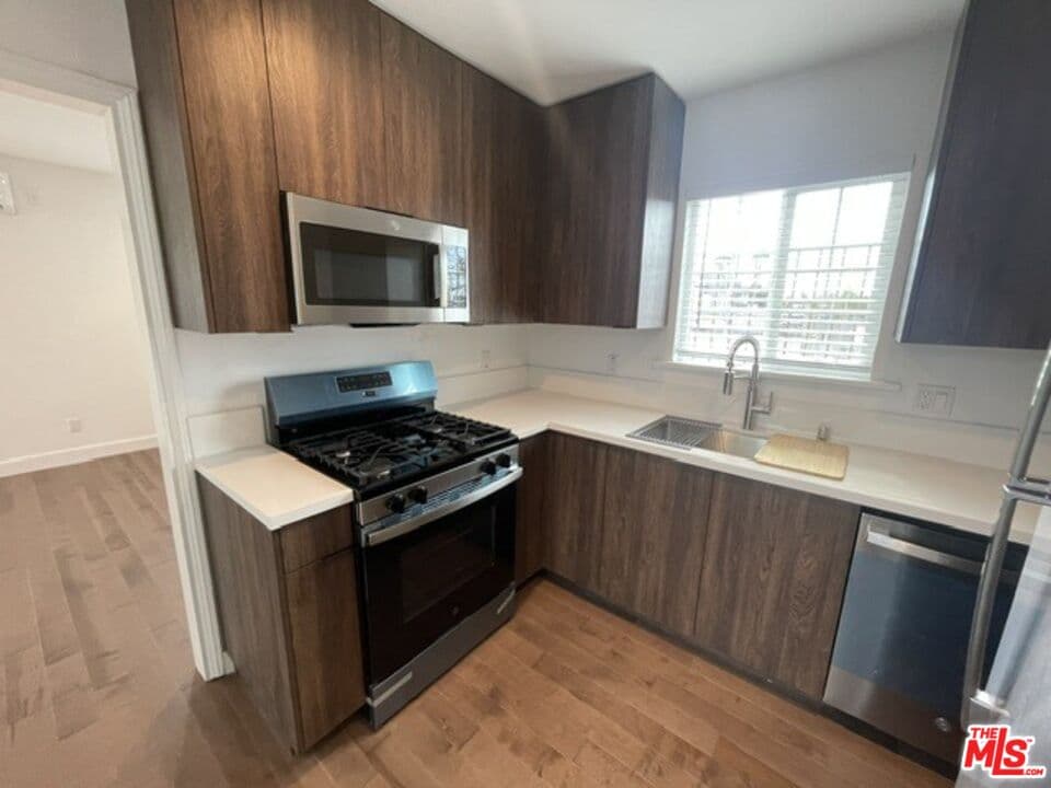 1BR Townhouse in Venice β $2,875/mo