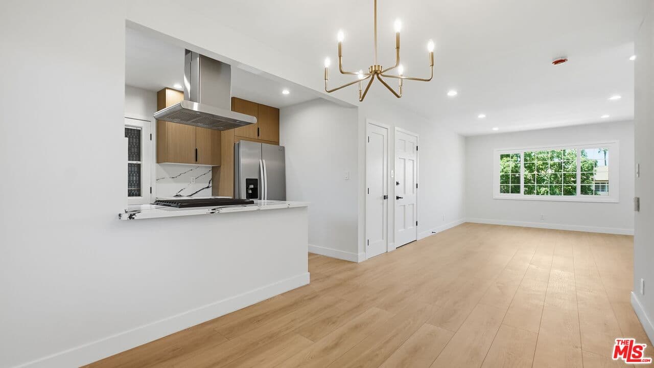 2 bd, 1 ba Condo in Los Angeles, CA — $2,950/mo — photo 2