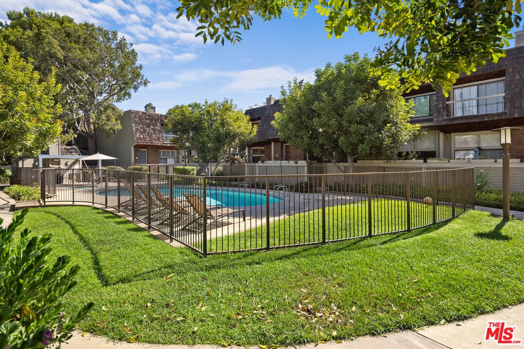 3 bd, 3 ba Condo in Marina Del Rey, CA — $5,995/mo — photo 2