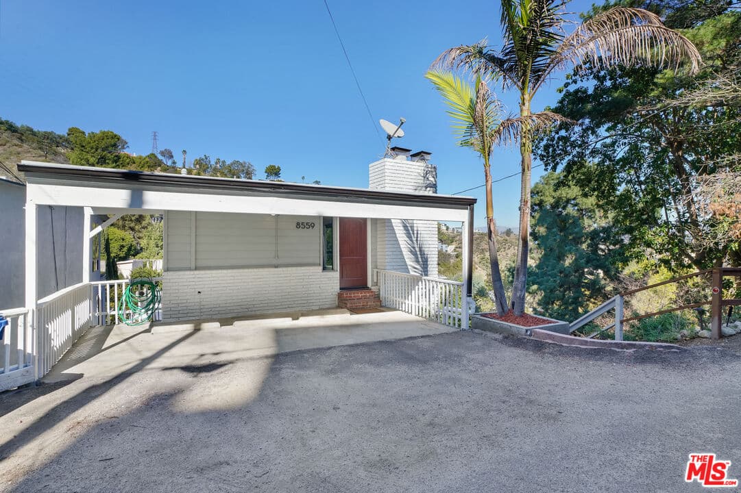 2 bd, 2 ba House in Los Angeles, CA — $6,500/mo — photo 2