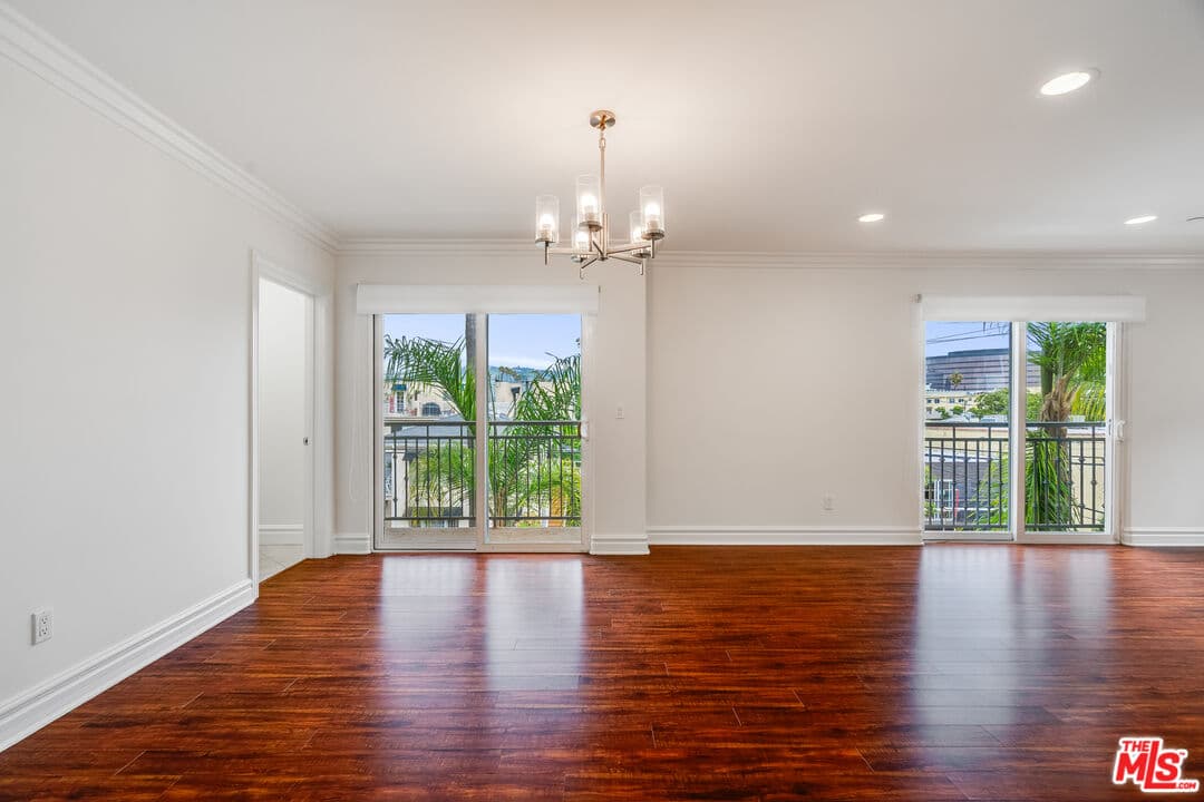 2 bd, 3 ba Townhouse in Los Angeles, CA — $4,395/mo — photo 2