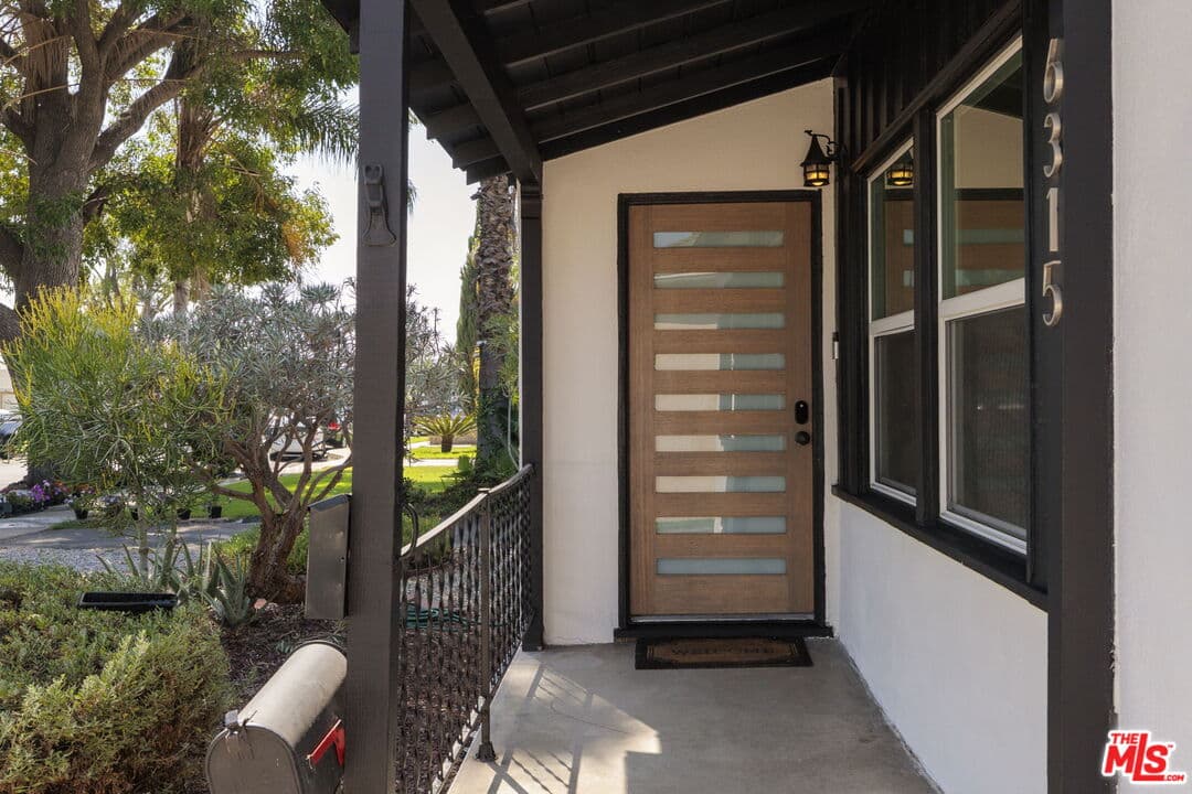 3 bd, 2 ba House in North Hollywood, CA — $4,495/mo — photo 2