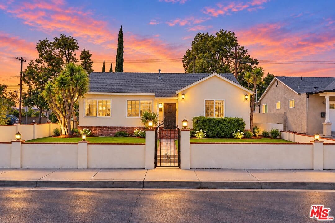 2 bd, 2 ba House in Burbank, CA — $4,500/mo — photo 1