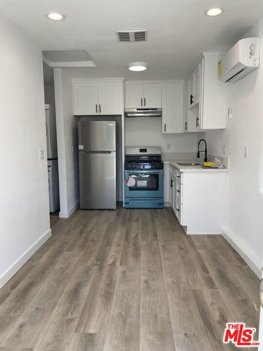 1 bd, 1 ba House in North Hollywood, CA — $1,795/mo — photo 2