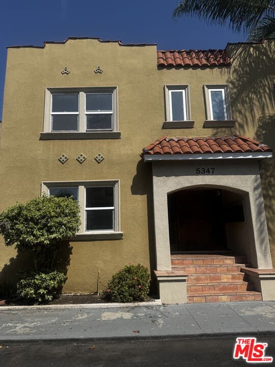 Studio, 1 ba Townhouse in Los Angeles, CA — $1,595/mo — photo 1