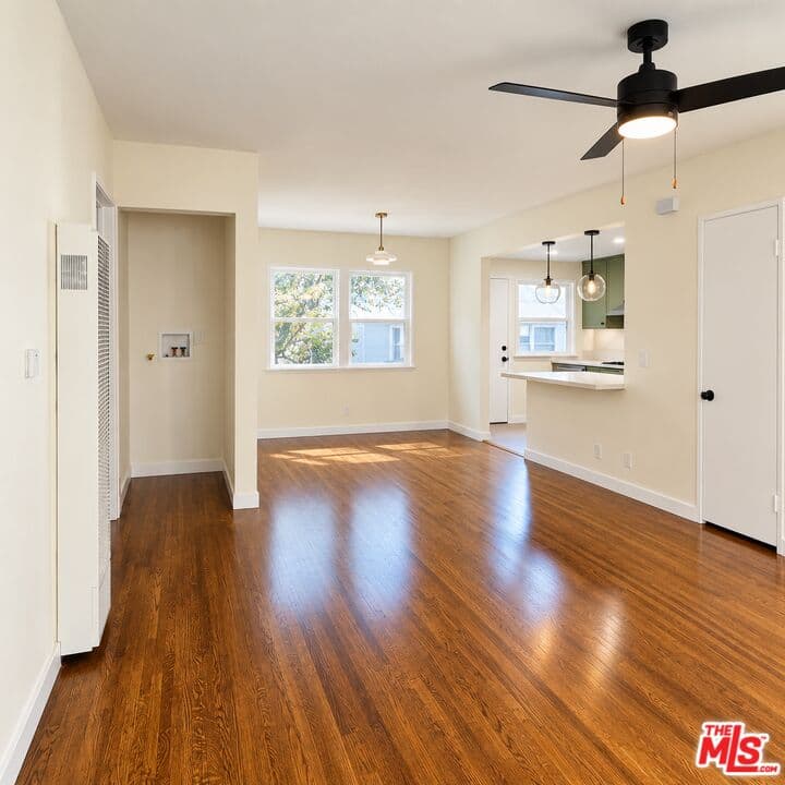 2 bd, 1 ba Condo in Los Angeles, CA — $3,400/mo — photo 2